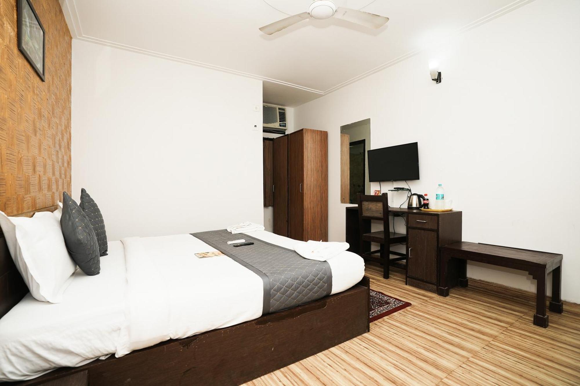 Hotel Om Paradise Near Igi Delhi Airport Neu-Delhi Exterior foto