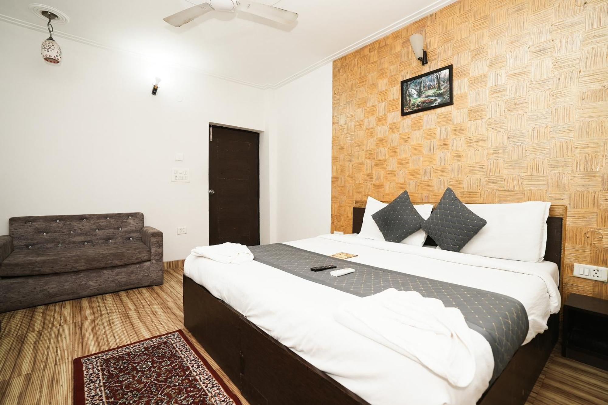 Hotel Om Paradise Near Igi Delhi Airport Neu-Delhi Exterior foto